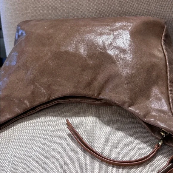 HOBO Classic Tan Leather Hobo Bag - Picture 7 of 14